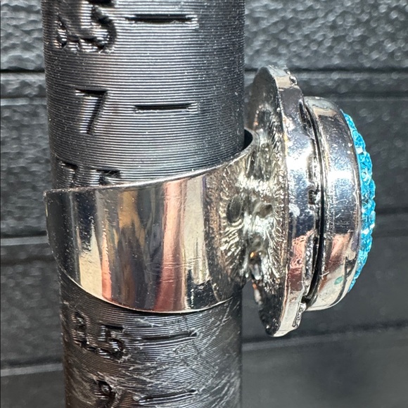 20mm Ornate Silver-Tone Snap Button Ring with 1 Blue Sparkle Snap (shown) - Picture 6 of 7